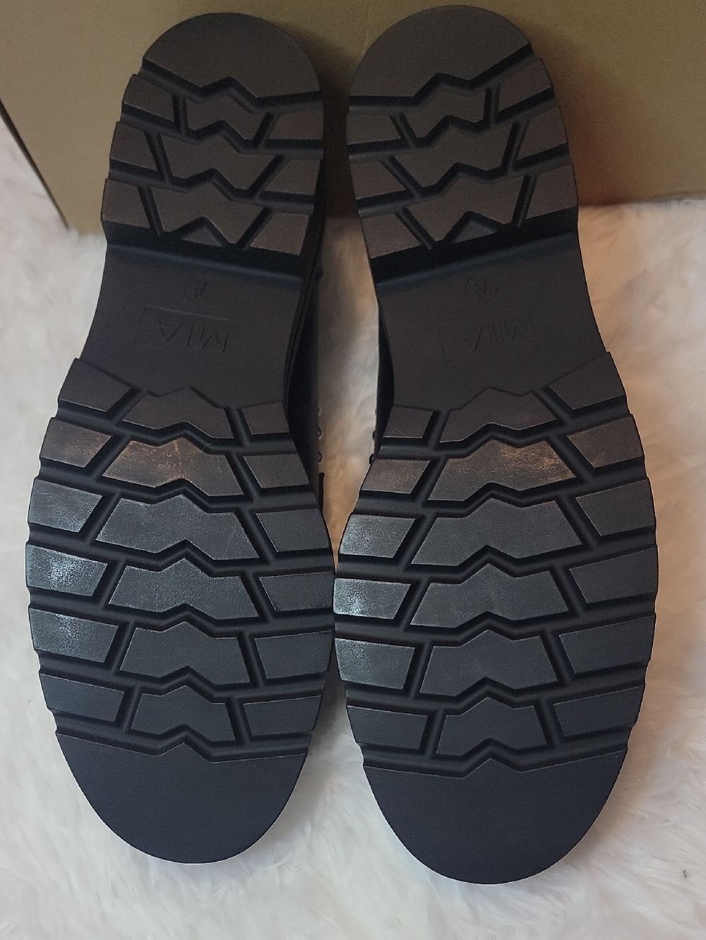 NWT MIA Tillie Studded Loafers In Black. Sz 7.5 - Picture 5 of 6
